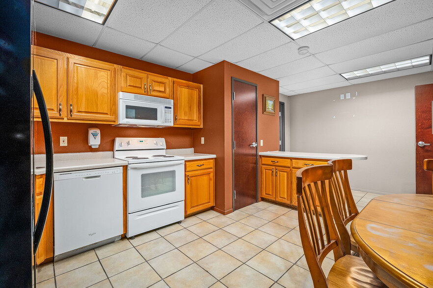 More Photos Of 1399 Sattler Rd, New Braunfels Office For Sale