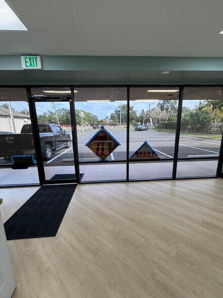 More Photos Of 4950 Hall Rd, Winter Park Office For Lease
