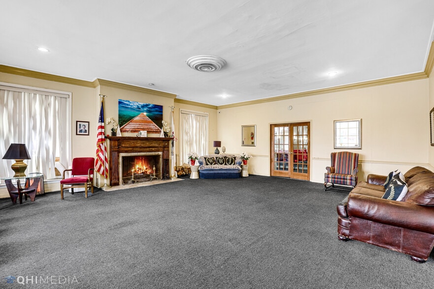 More Photos Of 2701 W 63rd St, Chicago Funeral Home For Sale