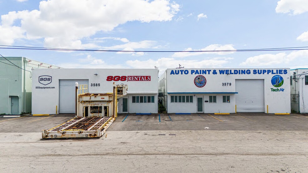 More Photos Of 3585 E 10th Ct, Hialeah Industrial For Lease