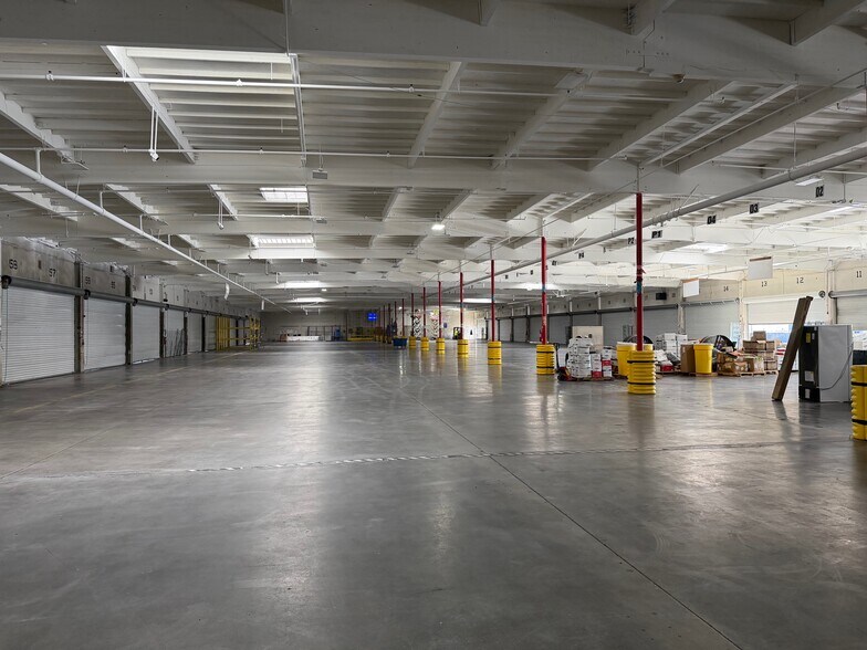 More Photos Of 8900 Bellanca Ave, Los Angeles Warehouse For Lease