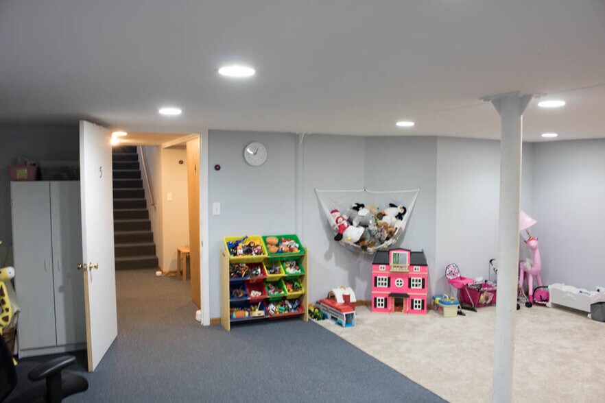 More Photos Of 1224 W Belmont Ave, Chicago Storefront Retail Residential For Lease