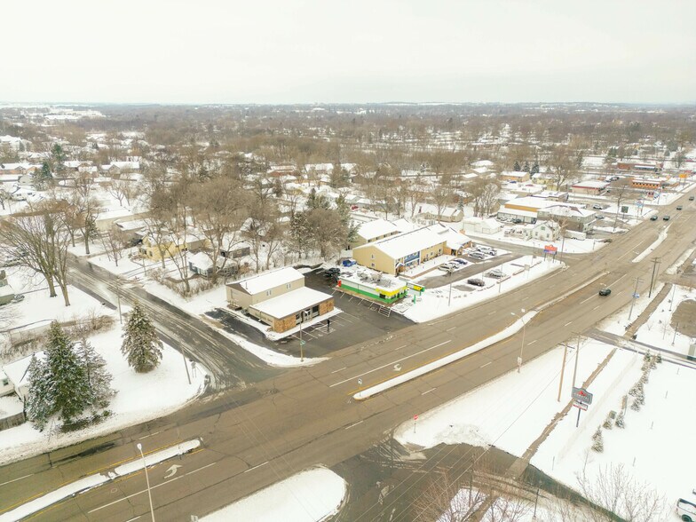 More Photos Of 2324 Vermillion St, Hastings Freestanding For Lease