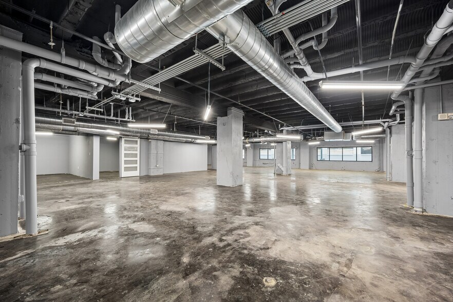 More Photos Of 917 Main St, Houston Apartments For Sale