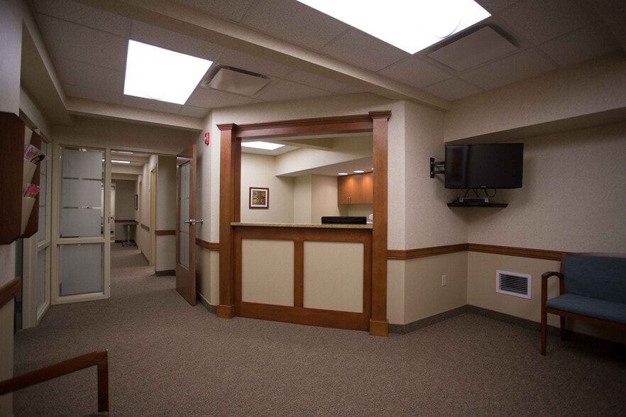More Photos Of 399 Farmington Ave, Farmington Medical For Lease