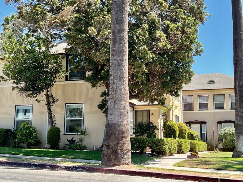 More Photos Of 1852-1862 N Edgemont St, Los Angeles Apartments For Sale