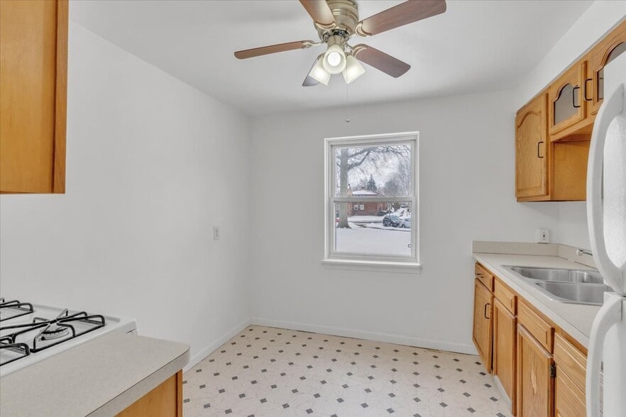 More Photos Of 70 McKinley Pkwy, Buffalo Multifamily For Sale