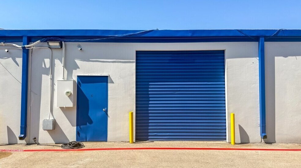 More Photos Of 1663 Hickory Dr, Haltom City Unknown For Lease