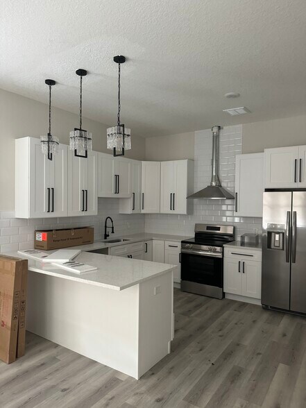 More Photos Of 1919 30th Ave N, Saint Petersburg Specialty For Sale