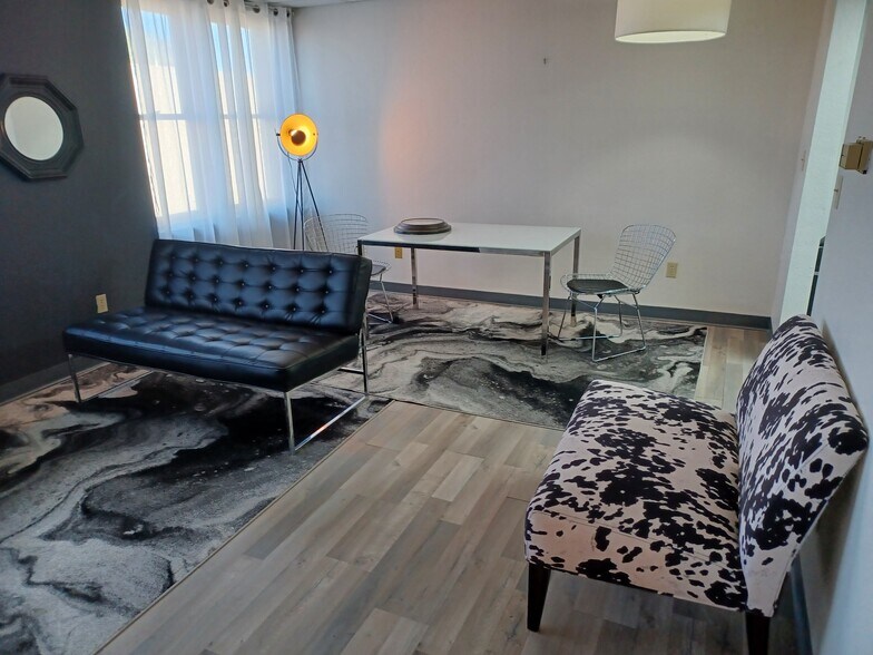 More Photos Of 322 S Main St, Lamar Apartments For Sale
