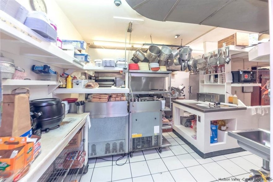 More Photos Of 90 Old Rt-9w, Port Ewen Restaurant For Sale