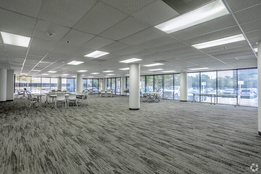 More Photos Of 16775 Addison Rd, Addison Office For Lease