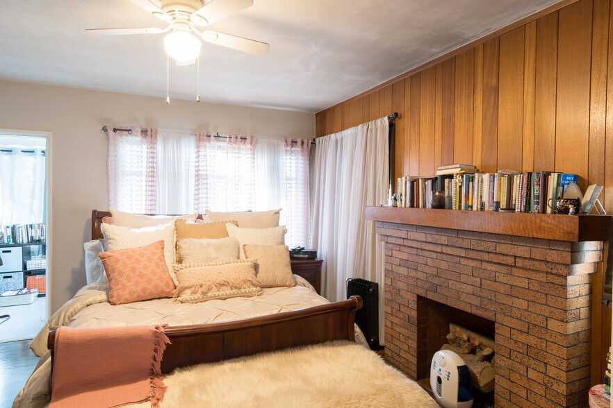 More Photos Of 1517 E 1st St, Long Beach Apartments For Sale