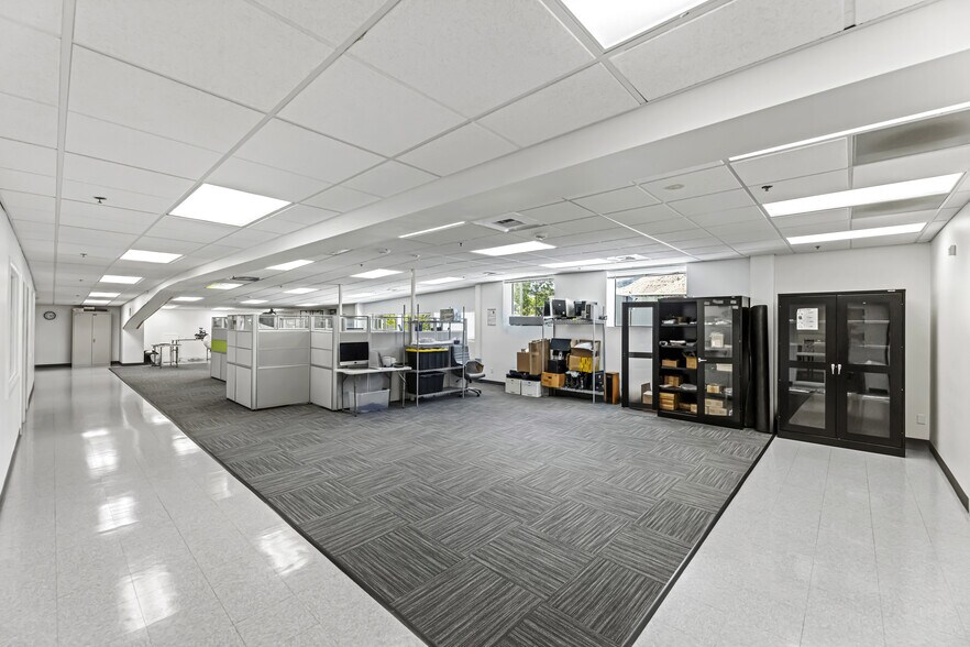 More Photos Of 2 Eric Cir, Verdi Warehouse For Sale