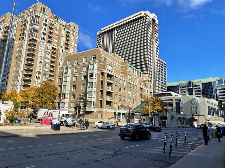More Photos Of 1 Av Wood, Westmount Apartments For Sale