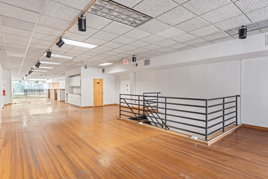 More Photos Of 262 Atlantic St, Stamford Freestanding For Sale