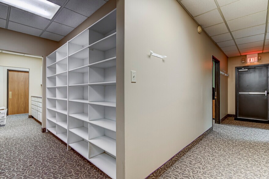 More Photos Of 2965 S MacArthur Blvd, Springfield Medical For Sale