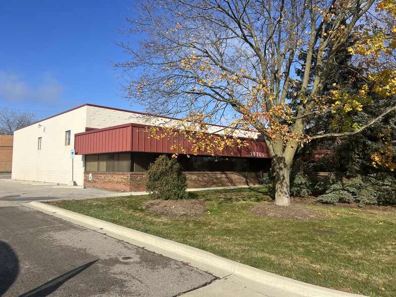 Primary Photo Of 38205 N Executive Dr, Westland Warehouse For Lease