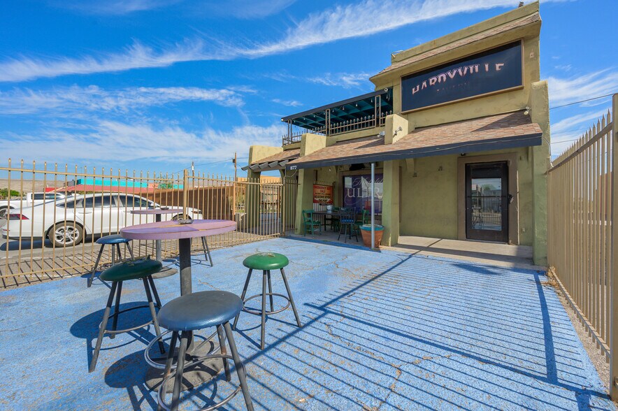 More Photos Of 877 Hancock Rd, Bullhead City Bar For Sale