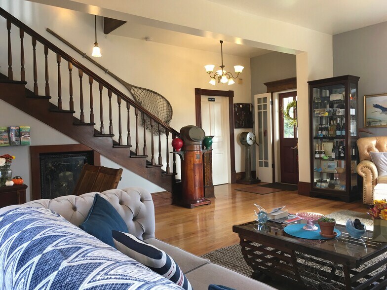 More Photos Of 8122 Moss Landing Rd, Moss Landing Hotel For Sale