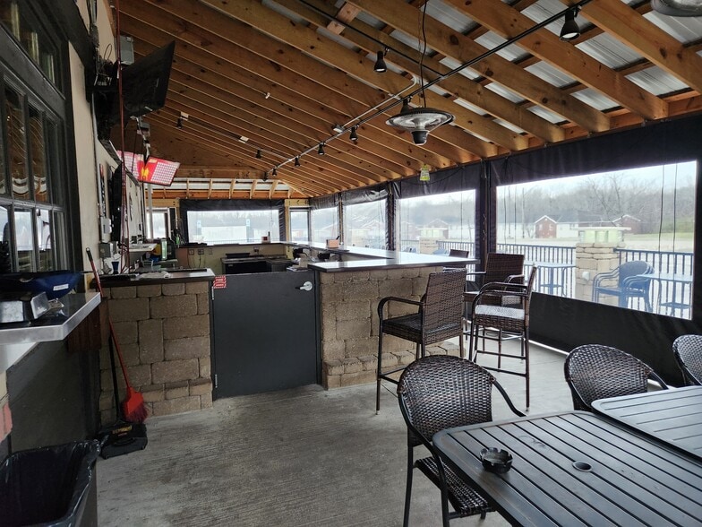 More Photos Of 1192 Noe Bixby Rd, Columbus Restaurant For Sale