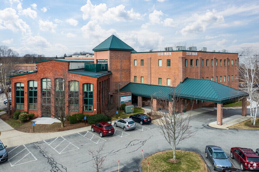 Primary Photo Of 3550 Main St, Springfield Medical For Lease