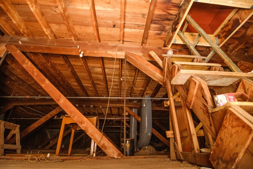 More Photos Of 8-10 E Hoosac St, Adams Restaurant For Lease