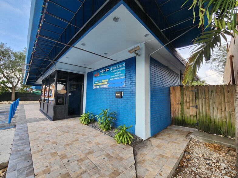 More Photos Of 3215 Davie Blvd, Fort Lauderdale Restaurant For Sale