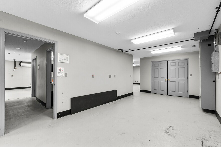 More Photos Of 7200 Highway 150, Greenville Office For Sale