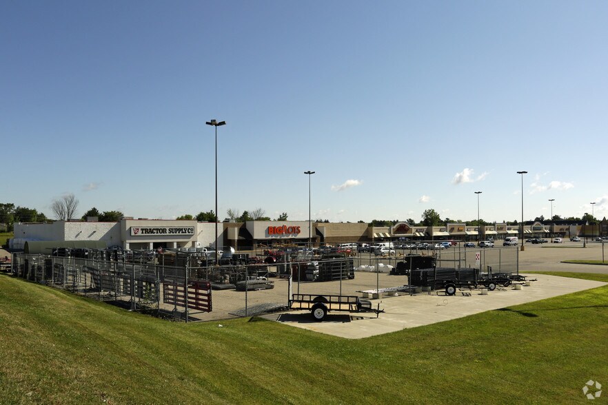 More Photos Of 710-754 Perry Ave, Big Rapids Unknown For Lease