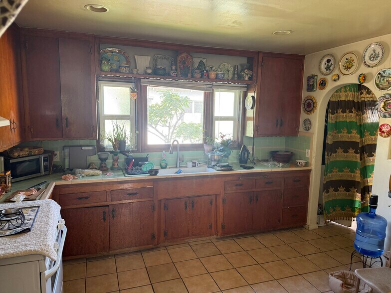 More Photos Of 949 N Cedar St, Inglewood Apartments For Sale