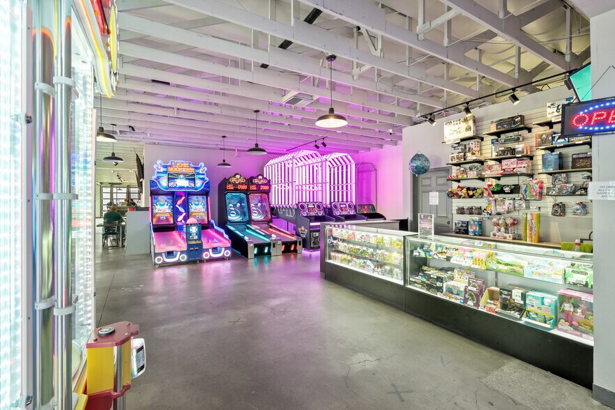 More Photos Of 2425 25th St SE, Salem General Retail For Sale