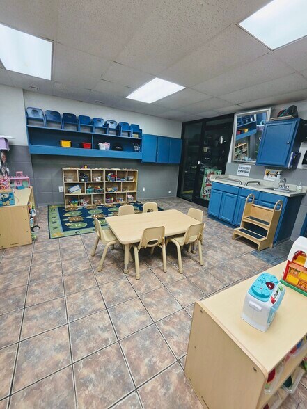 More Photos Of 1911-1913 W Gore Blvd, Lawton Daycare Center For Lease