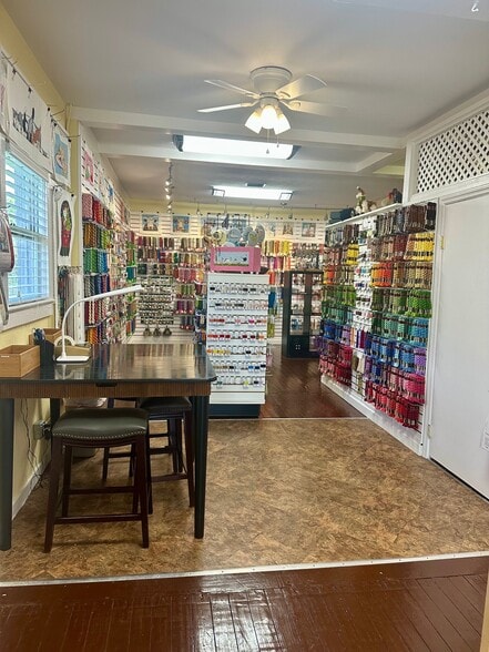 More Photos Of 1201 W Fairbanks Ave, Orlando Freestanding For Lease