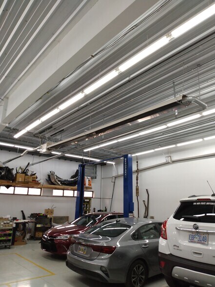 More Photos Of 4100 Indianola Ave, Columbus Auto Repair For Sale