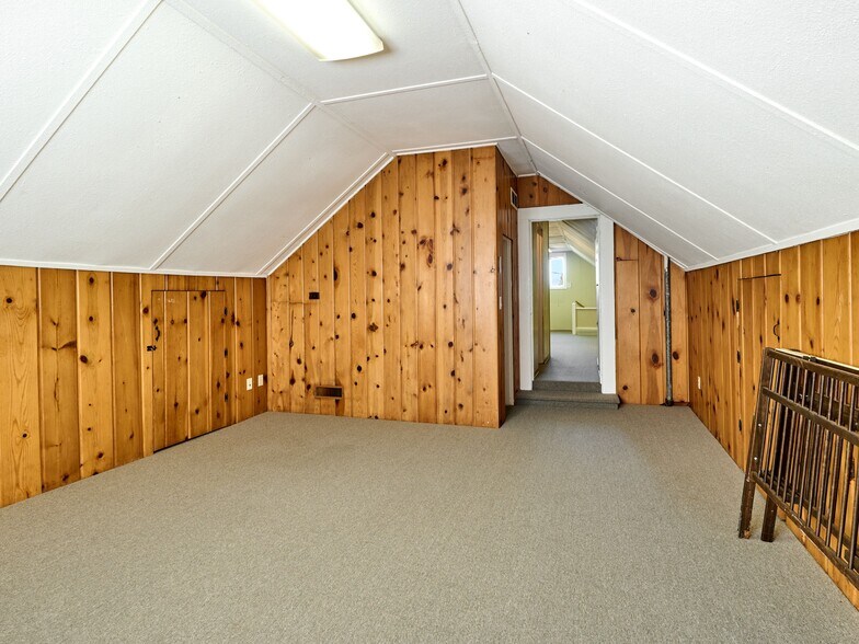 More Photos Of 122 Engle Ave, Molalla Office Residential For Sale