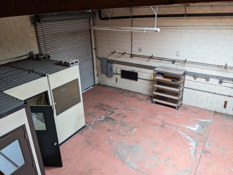More Photos Of 1260 Elmer St, Belmont Warehouse For Lease
