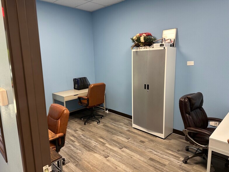 More Photos Of 5920 S Rainbow Blvd, Las Vegas Office For Sale