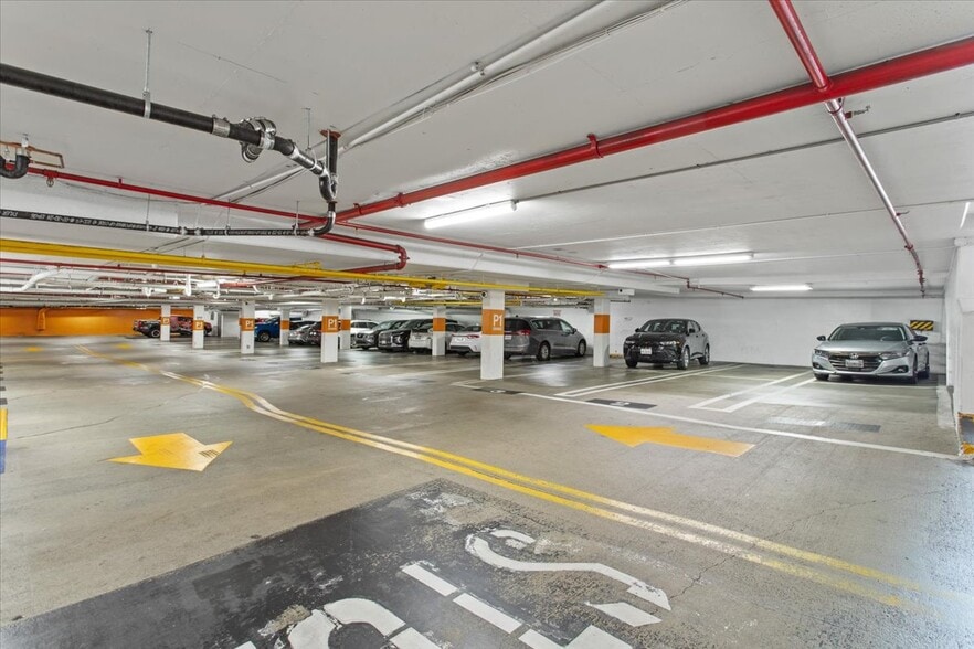 More Photos Of 1541-1551 Ocean Ave, Santa Monica Apartments For Lease