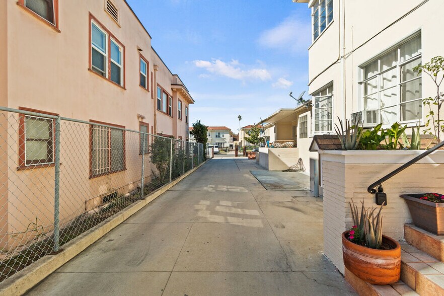 More Photos Of 122-126 1/2 S Berendo St, Los Angeles Apartments For Sale