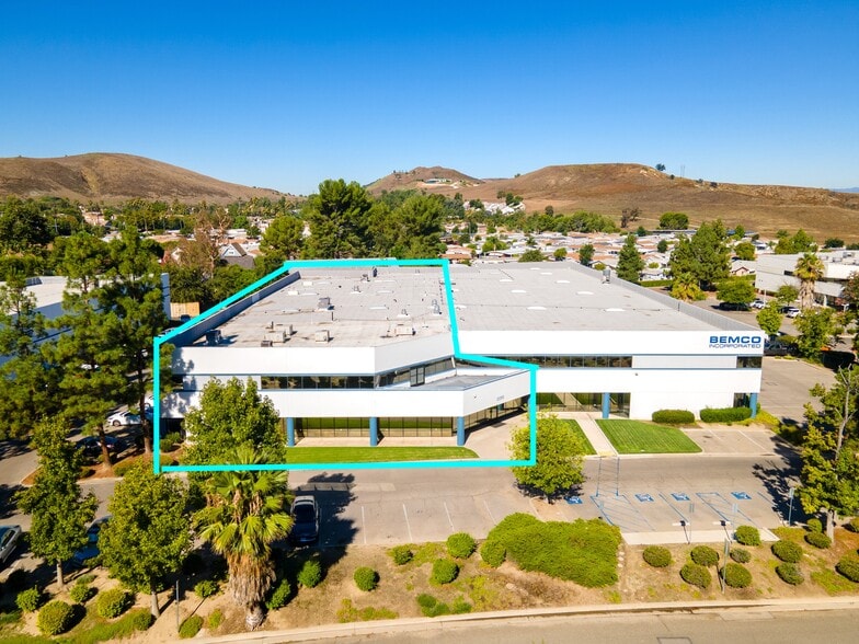 More Photos Of 2255 Union Pl, Simi Valley Distribution For Lease