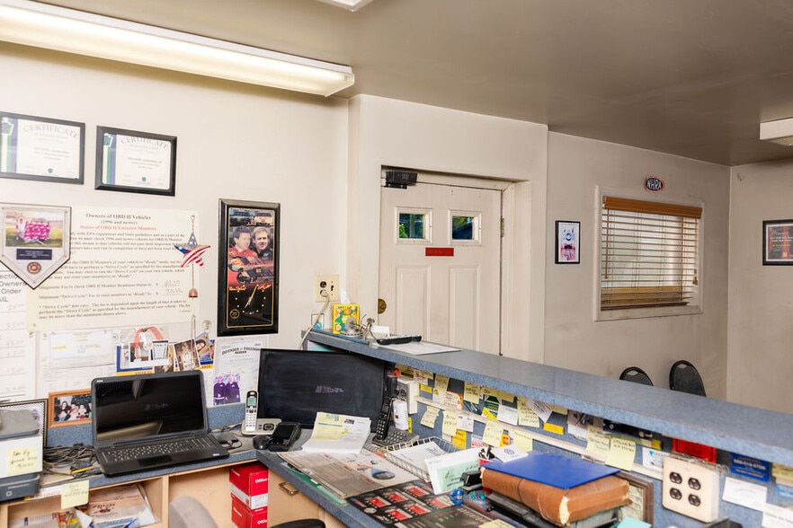 More Photos Of 8257 Frankford Ave, Philadelphia Auto Repair For Sale