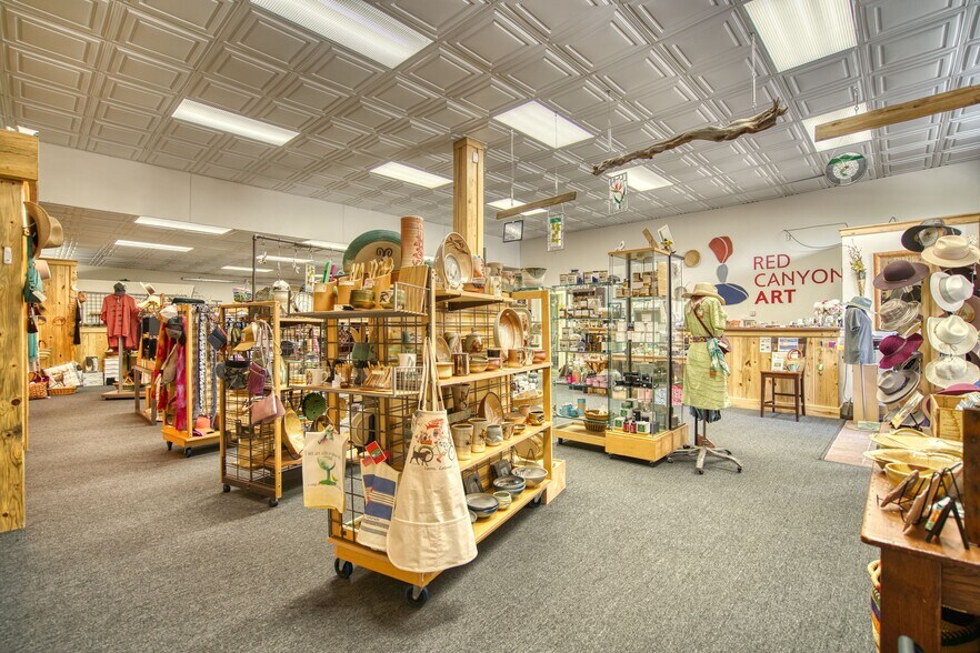 More Photos Of 424 Main St, Lyons Storefront For Sale