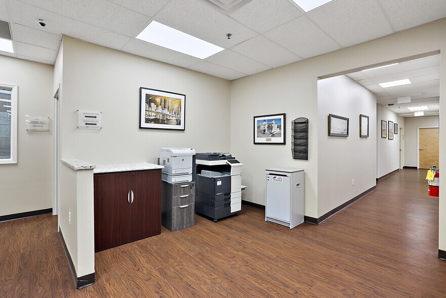 More Photos Of 510 County Road 466, Lady Lake Coworking Space