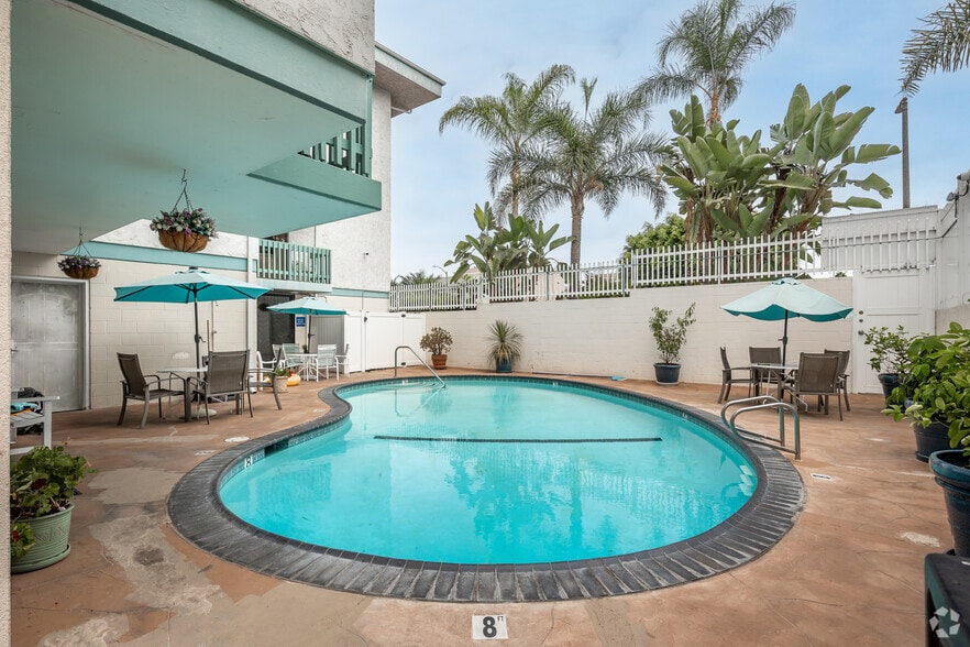More Photos Of 3415 Linden Ave, Long Beach Apartments For Sale