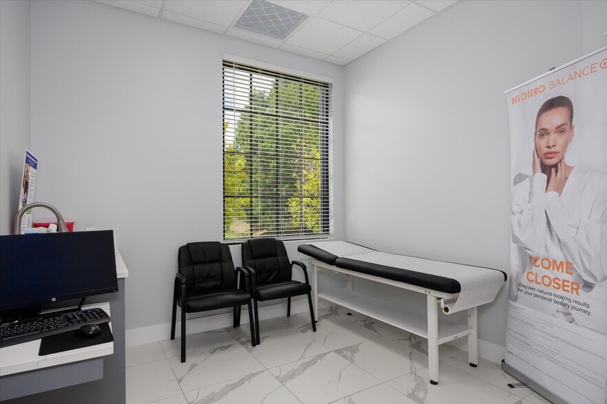 More Photos Of 22904 Lyden Dr, Estero Medical For Sale