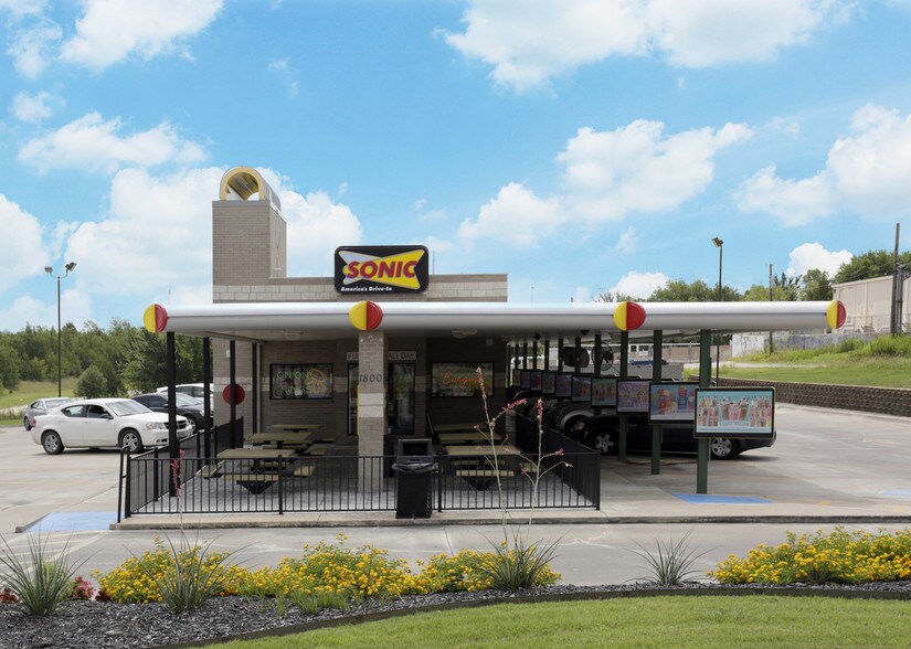 More Photos Of 1624 N Texana St, Hallettsville Fast Food For Sale