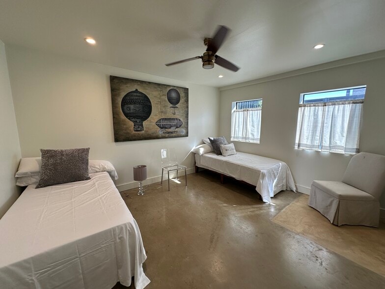More Photos Of 4775 Memphis St, Dallas Light Distribution For Sale