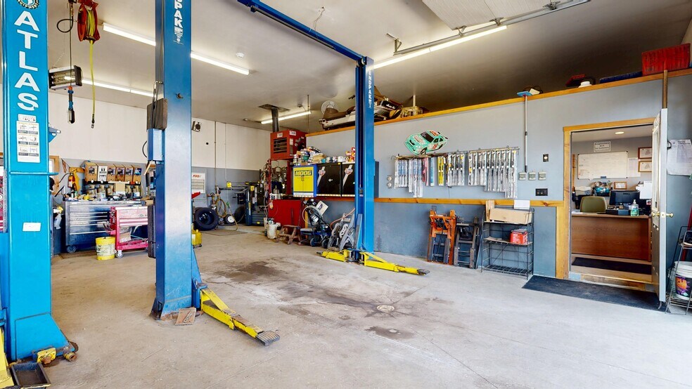 More Photos Of 48 S Main St, Andover Auto Repair For Sale