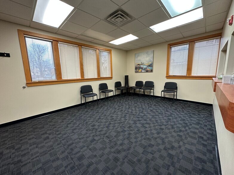 More Photos Of 1740 Oak Tree Rd, Edison Medical For Lease